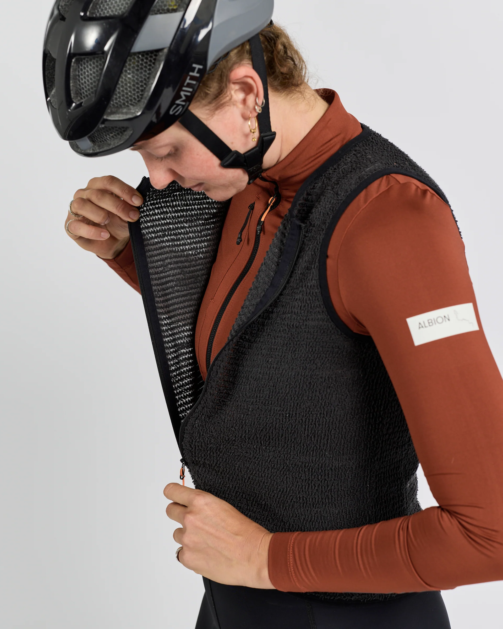 Unisex Primaloft Active Evolve Body Warmer (Graphite) - Image 4