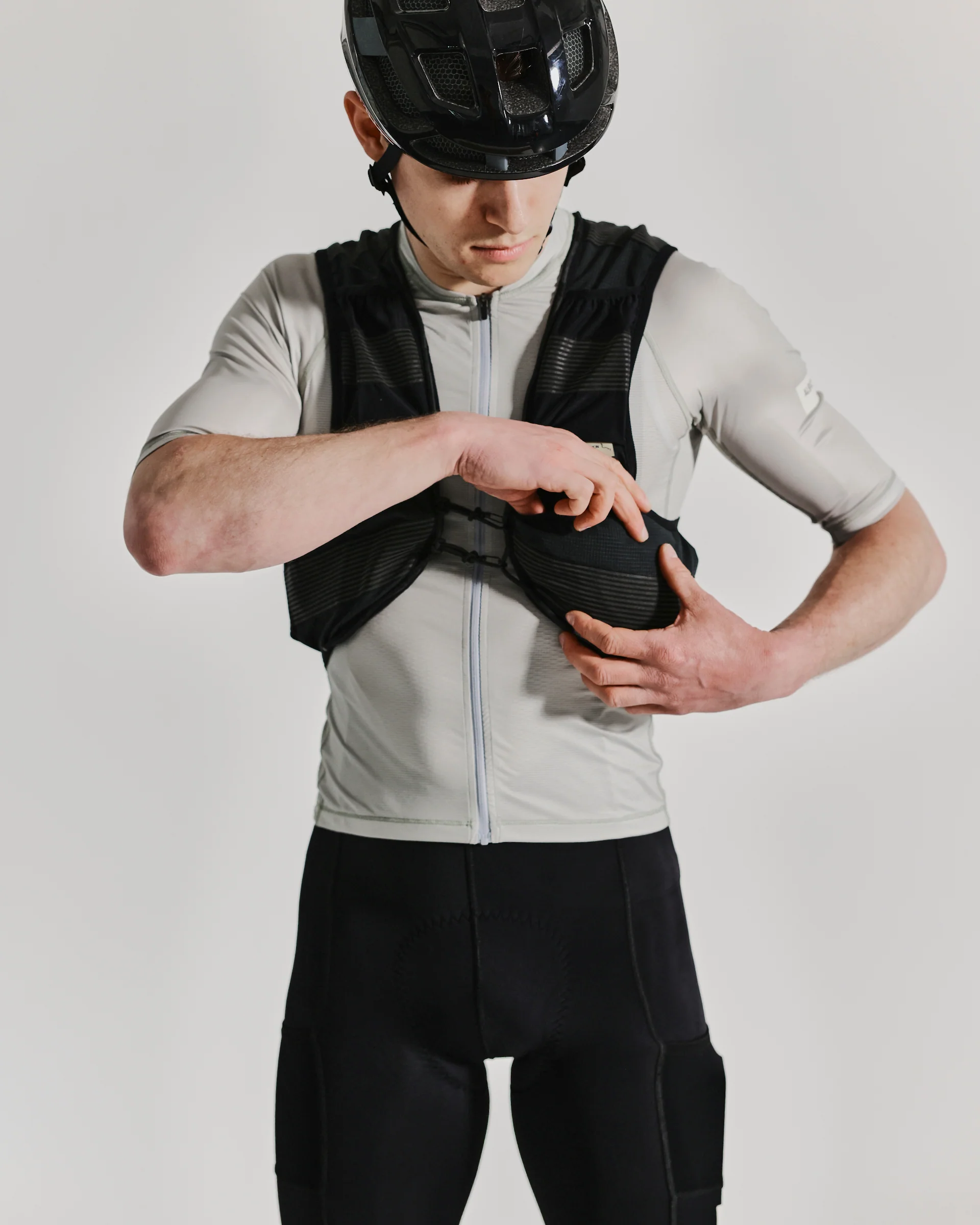 Visibility Cargo Vest (Black/Reflective) - Image 6